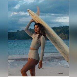 Abysse Pam wetsuit top NWT